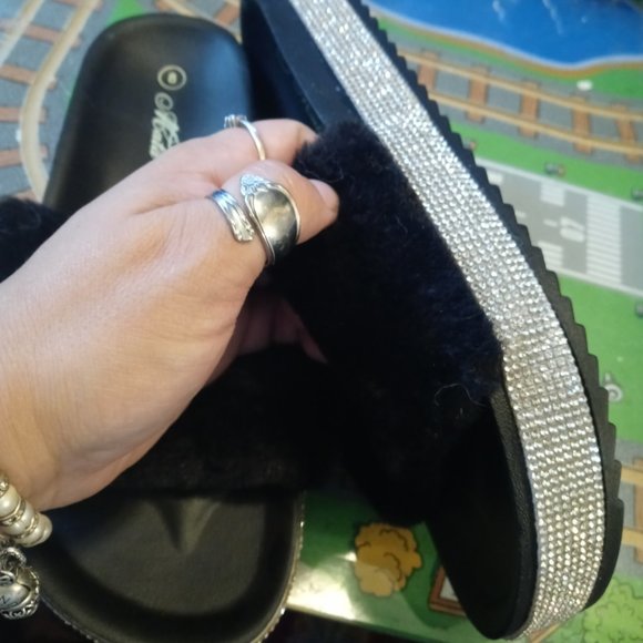 Blinged out furry slides - Picture 3 of 3